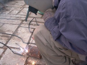 Welding on the lifting lugs